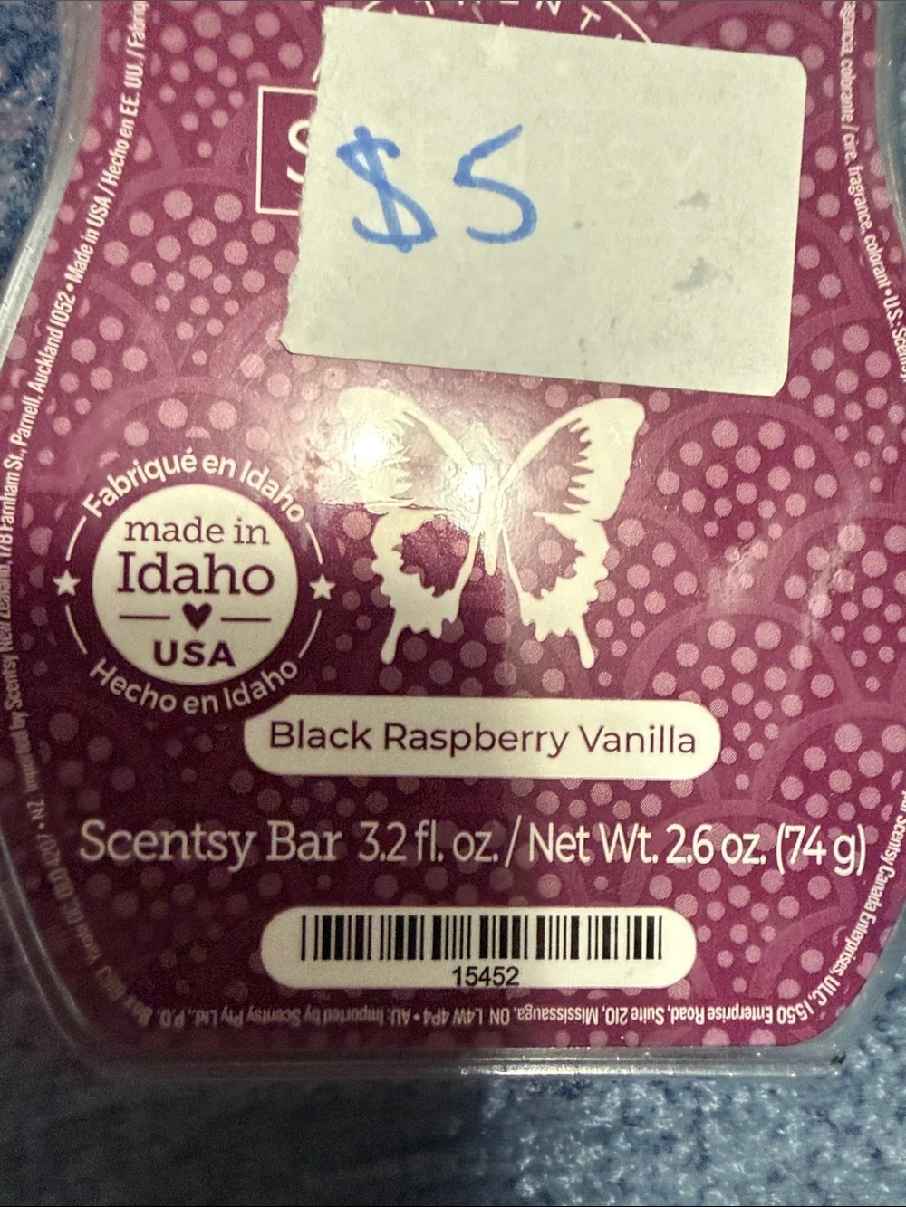 Scentsy Bundle Wax Melt Bars Trio & 12 20 watt bulb’s